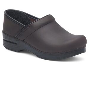 New in Box Dansko professional oiled antique brown Clog